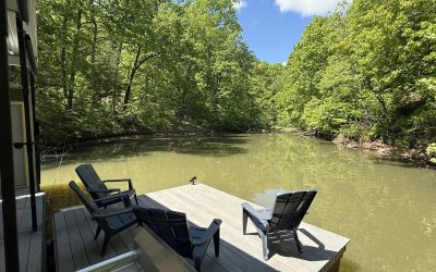 Lakefront Cabin in Camdenton at Lake of the Ozarks – Cozy Retreat